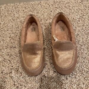 Uggs Leather Ladies Slippers Size 9